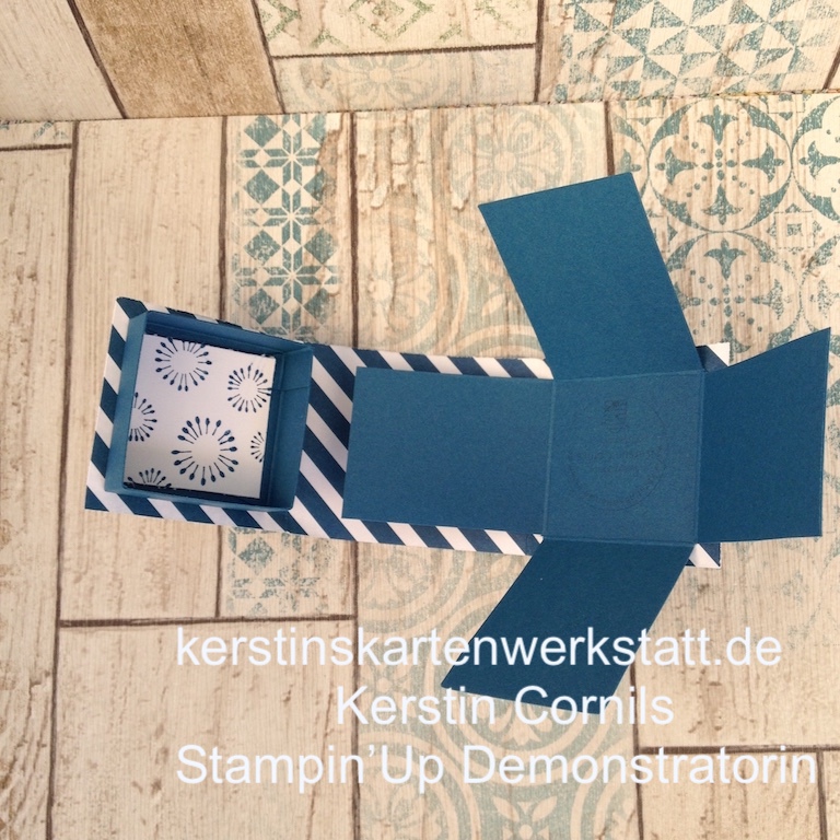 Buchbox Mini in blau offen