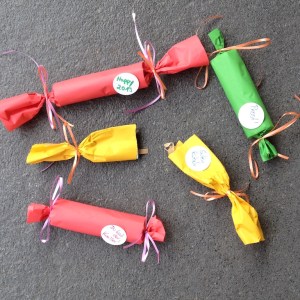 Knallbonbons selber basteln für Silvester oder Geburtstagsfeiern nach einer Anleitung von Topp