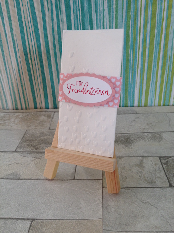 geprägte Taschentücher für Freudentränen 