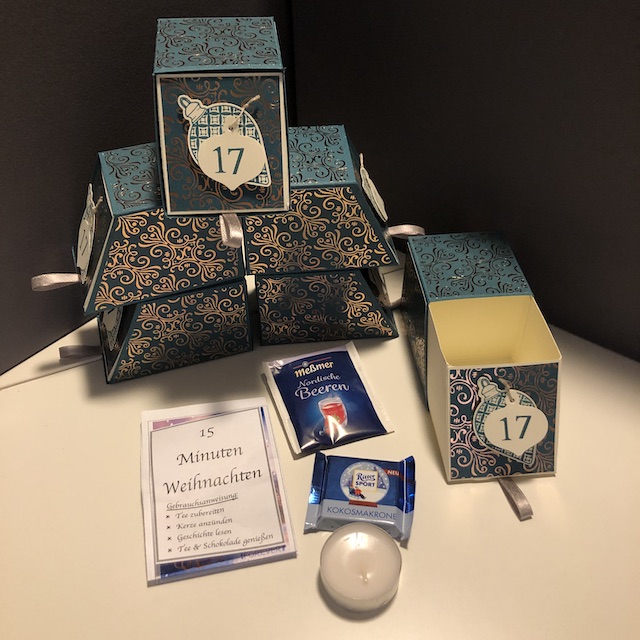 15 Minuten Weihnachten in einer Schubbox für einen Gemeinschafts Adventskalender in Pfauengrün
