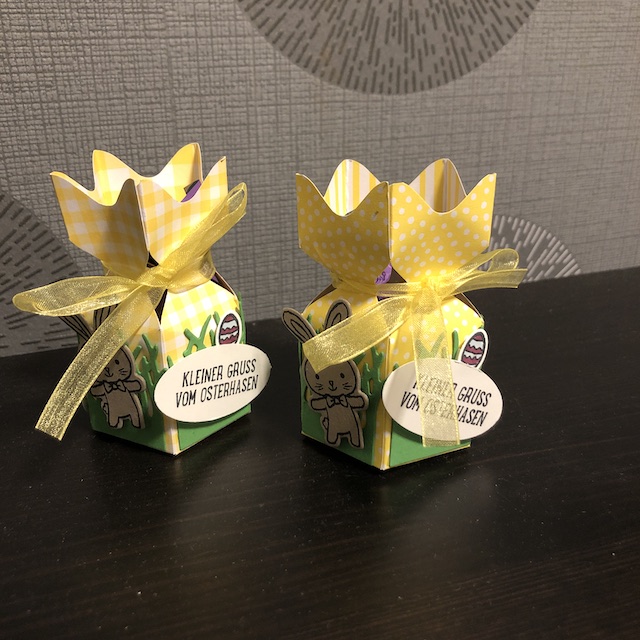 Süße Verpackung zu Ostern mit Hase und Ostereiern