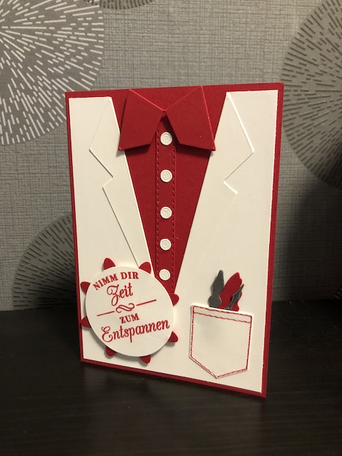 Apotheken Karte mit Stanzformen Anzug und Krawatte in Glutrot