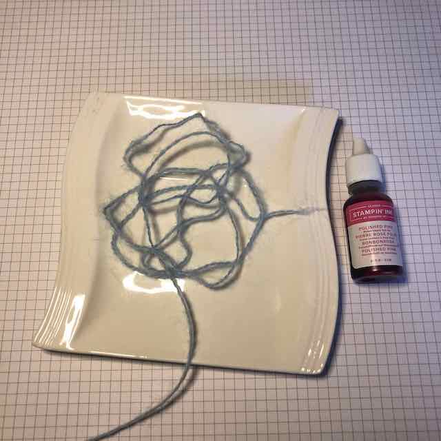 Material für die Fadentechnik: Teller, Wollfaden, Nachfülltinte