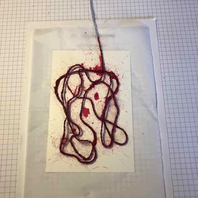 Material für die Fadentechnik: Wollfaden, Nachfülltinte, Papier