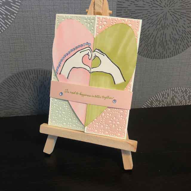 Herzkarte zur Hochzeit mit Händen