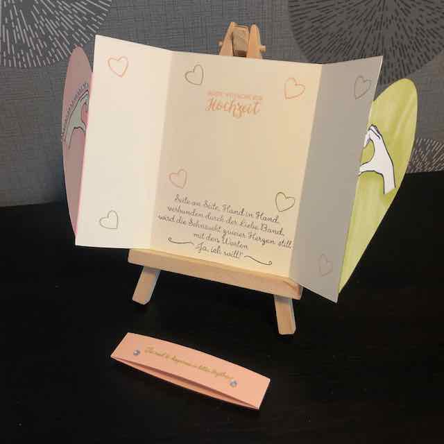 Herzkarte zur Hochzeit mit Händen