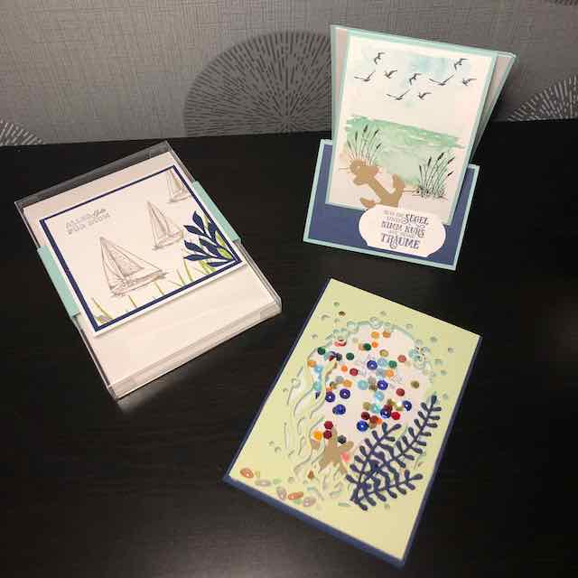 Acrylbox mit selbstgebastelten maritimen Karten