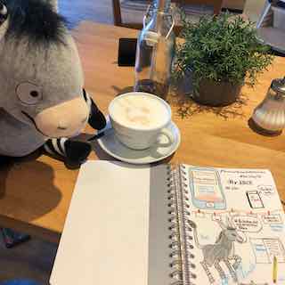 Bilder von der Lesung der Autorin Stephanie Schneider aus ihrem Kinderbuch: Grimm und Möhrchen - Ein Zesel zieht ein