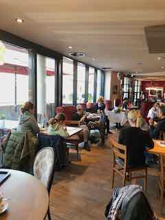 Bilder von der Lesung der Autorin Stephanie Schneider aus ihrem Kinderbuch: Grimm und Möhrchen - Ein Zesel zieht ein