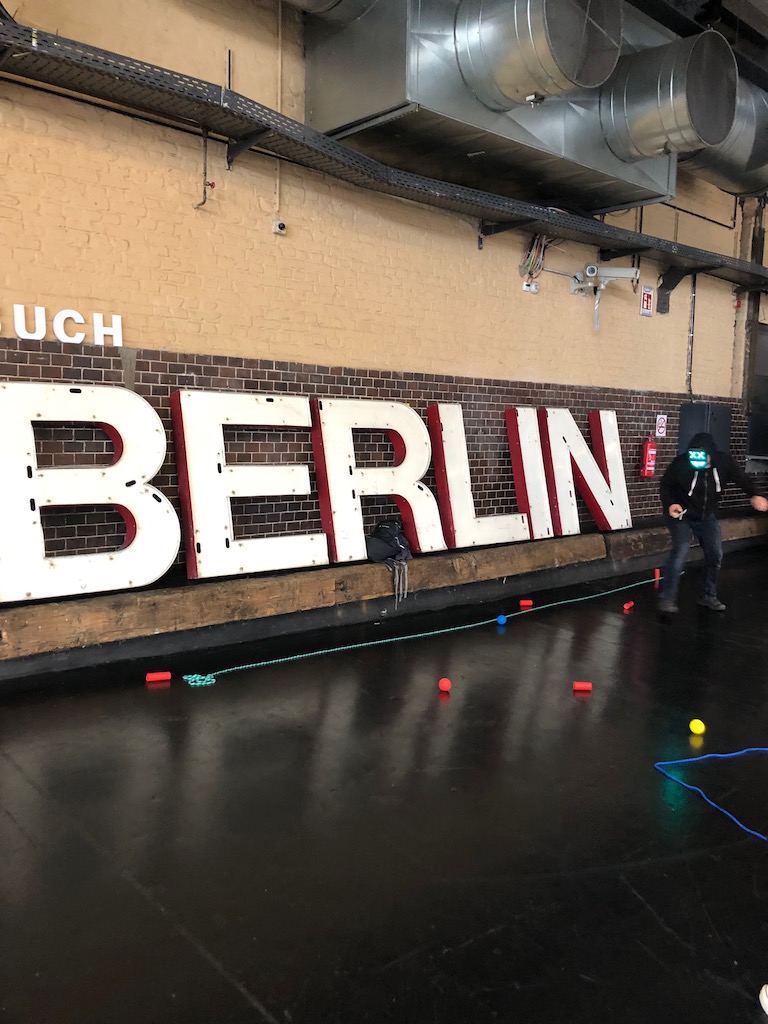 Auf der Suche nach dem ABC-Killer mit Sherlock Homealone alias Christian Friedrich einem Autor der Drei ??? auf der Buch Berlin 2022