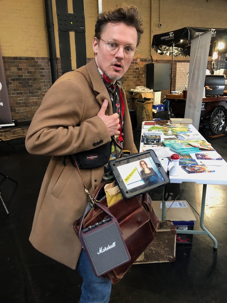 Auf der Suche nach dem ABC-Killer mit Sherlock Homealone alias Christian Friedrich einem Autor der Drei ??? auf der Buch Berlin 2022