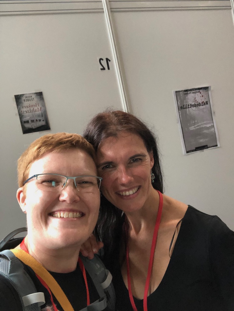 Treffen auf der Buch Berlin 2022 mit der Autorin Nadine Teuber und der Buchbloggerin Kerstin Cornils