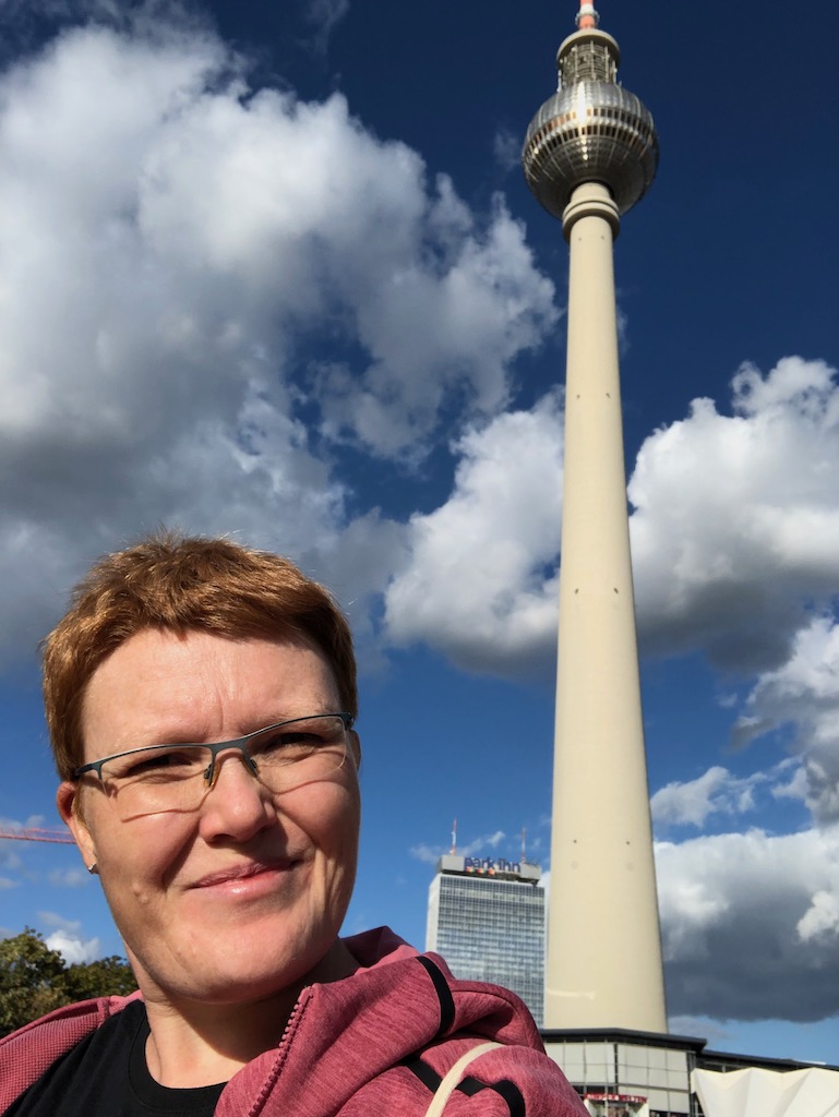 Selfie vom Berliner Fernsehturm und mir auf dem Weg zur Blogfamilia