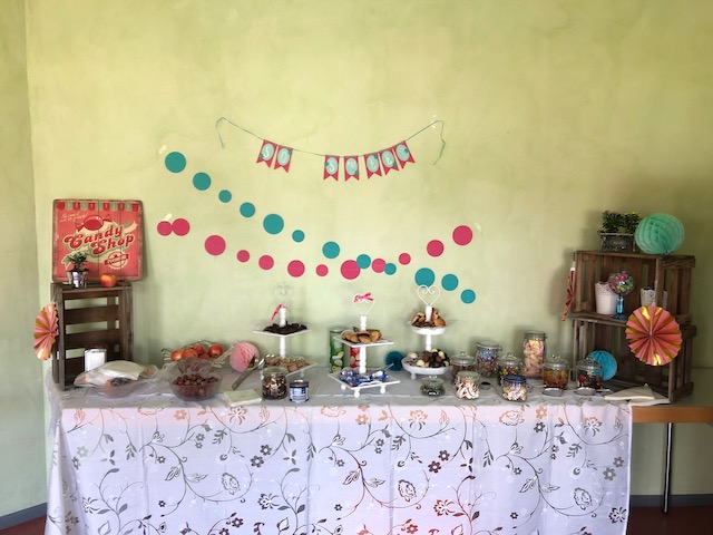 Bastelwochenende in Jever. Ein Foto von der Candy Bar