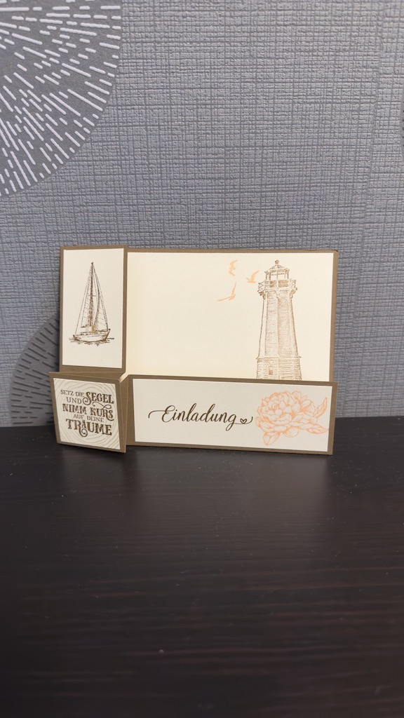 Maritime Einladungskarte für die Hölzerne Hochzeit in Wildleder, Vanillepur und Kirschblüte