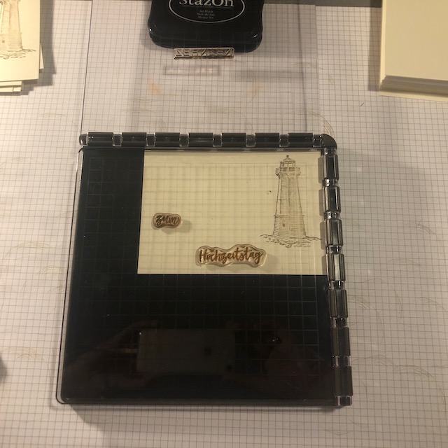 Schritt für Schritt entsteht die Einladungskarte zu unserer Hölzernen Hochzeit mit Produkten von Stampin Up