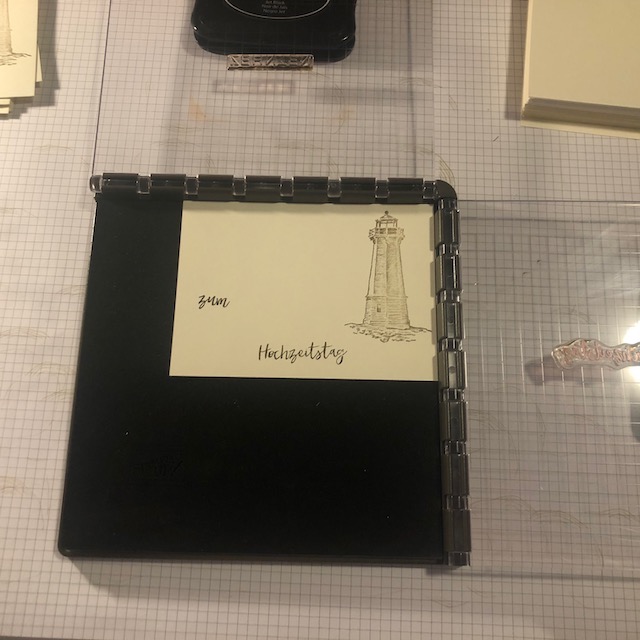 Schritt für Schritt entsteht die Einladungskarte zu unserer Hölzernen Hochzeit mit Produkten von Stampin Up