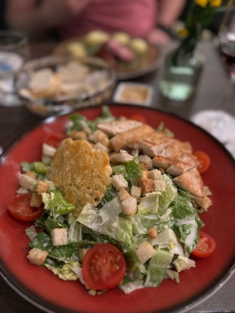 Allerlei Restaurant und Bar im Courtyard by Marriotts Hotel Wolfsburg: Ceasar Salad