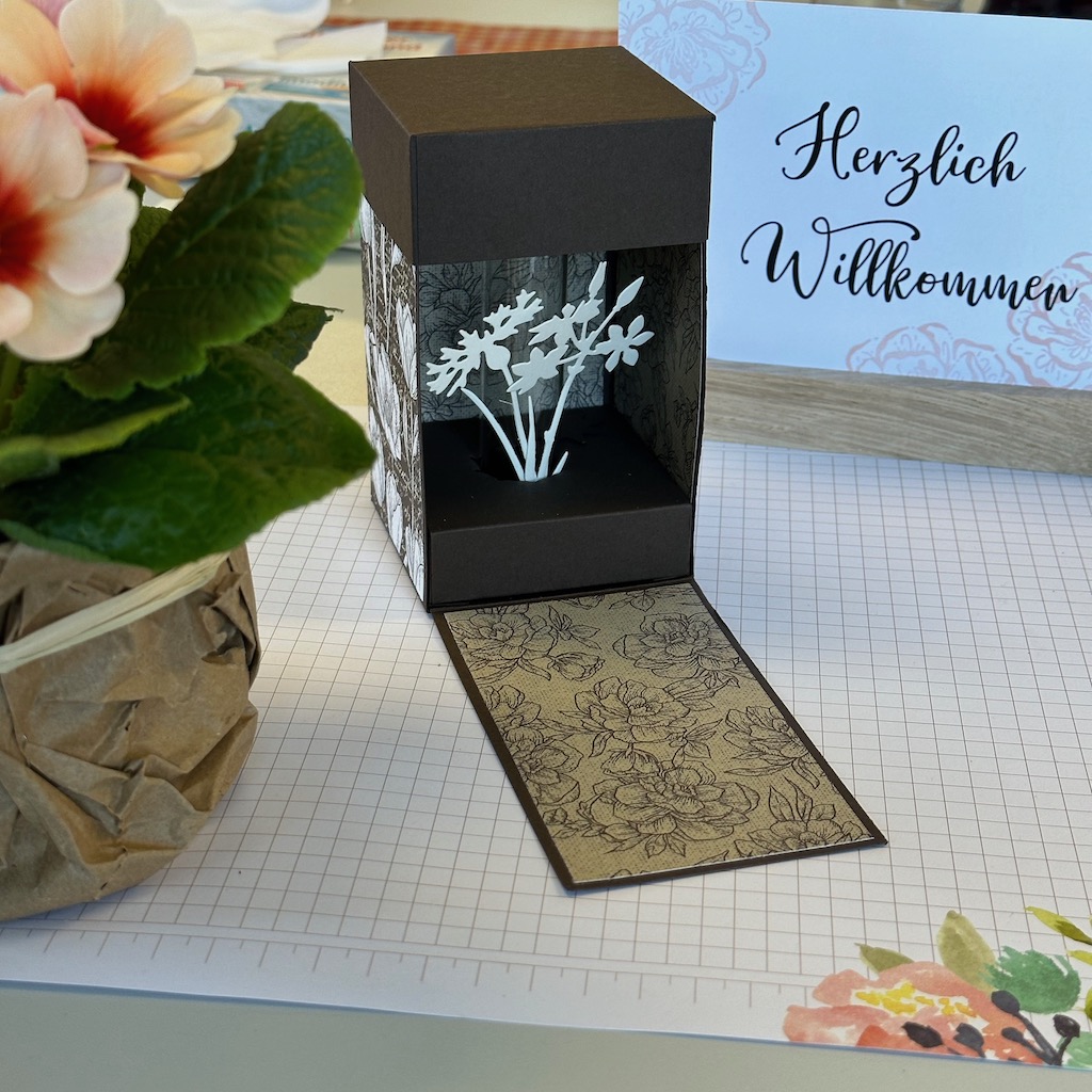 Explosionsbox mit Reagenzglas selbstgemacht auf dem Teamtreffen in Jever März 2023 unter Anleitung von Angela B.