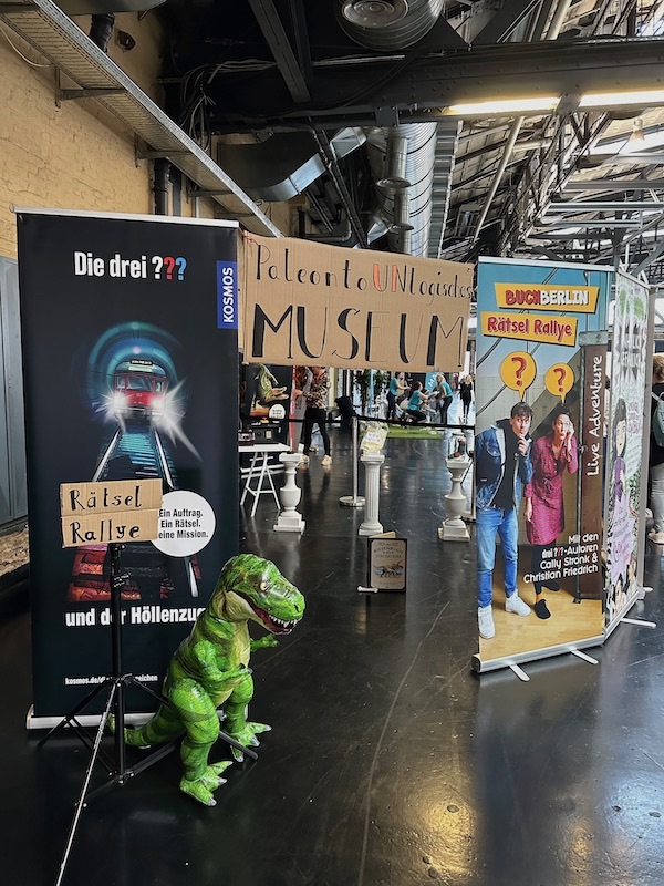 Ein Foto von der Rätsel Ralley auf der Buch Berlin 2023
