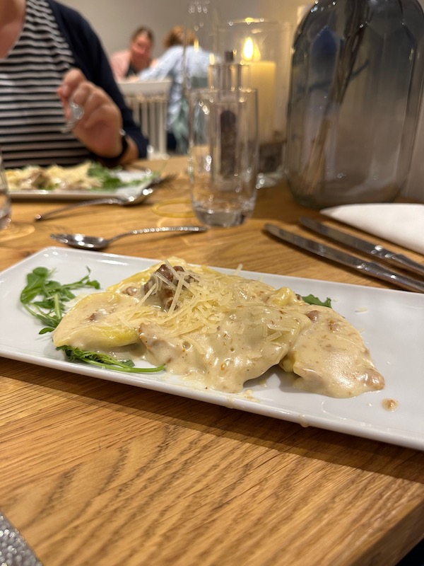 Bilder vom Kreativdinner mit Holzklötzchen in Stratmanns Haus am See in Lembruch durchgeführt vom Bastelbogen aus Lohne. Die Vorspeise