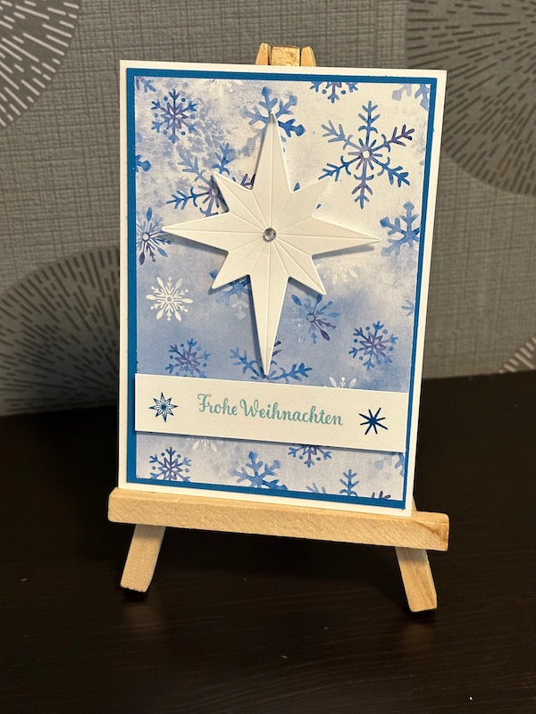 Weihnachtskarte in Pazifikblau mit weißem Stern gebastelt von Kerstins Kartenwerkstatt mit Material von Stampin Up