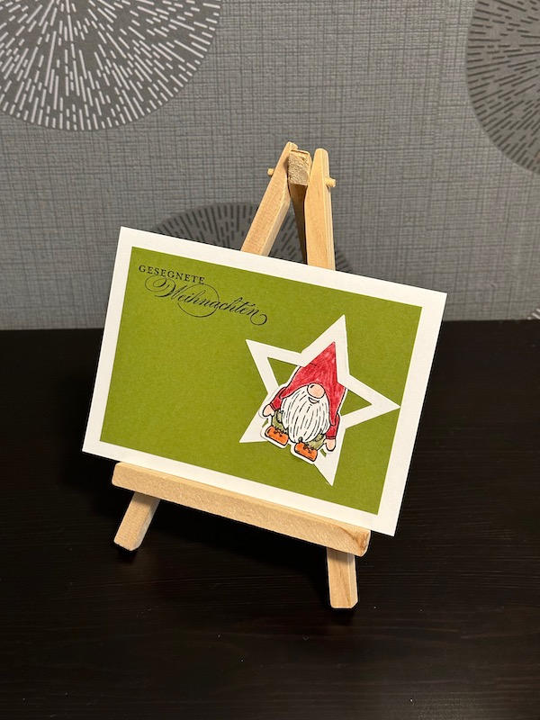 Weihnachtskarte mit Wichtel in Olivgrün gebastelt von Kerstins Kartenwerkstatt mit Material von Stampin Up
