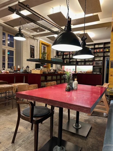 Frühstück in der Superbude St. Pauli in Hamburg 2023