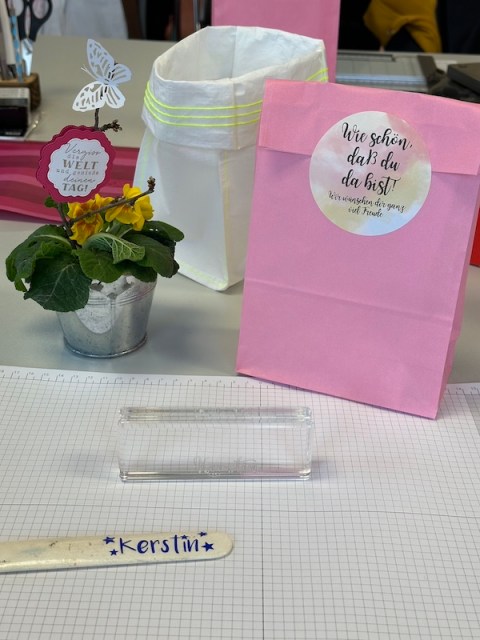 Kleiner WIllkommensgruß auf den Arbeitsplätzen beim Teamtreffen in JEver