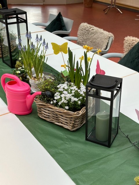 In der Jugendherberge Jever musste ich einfach die Frühlingsdekoration auf den Tischen fotografieren.