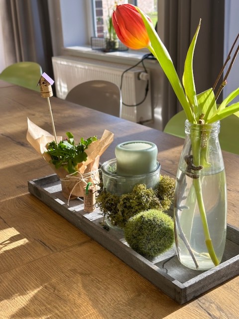 In der Jugendherberge Jever musste ich einfach die Frühlingsdekoration auf den Tischen fotografieren.