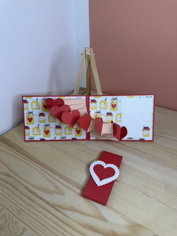 Pop up Karte mit Herzen Fächer gebastelt mit Stampin Up Material