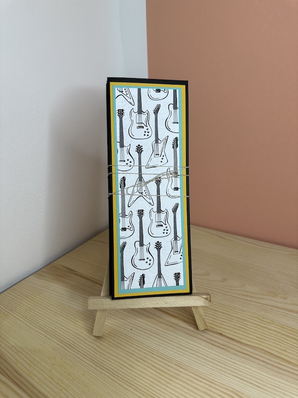 Eine längliche Pop-Up Karte für Gutscheine gebastelt aus Material von Stampin Up