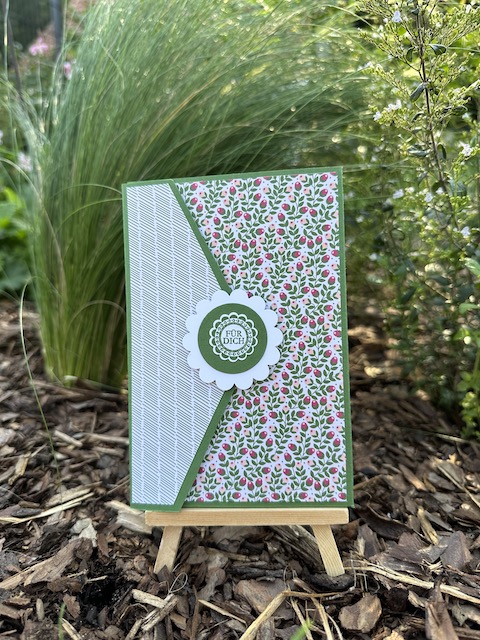 Gutscheinkarte zum Aufklappen mit Fach für Gutscheine und Platz zum Unterschreiben und lieben Grüssen gebastelt mit Material von Stampin Up von Kerstins Kartenwerkstatt