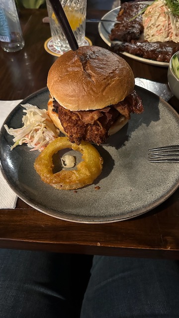 Burger im Dhillons in Leipzig