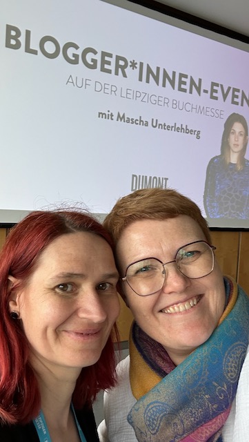 Ein Foto von Kerstin und Sabrina auf der Leipziger Buchmesse