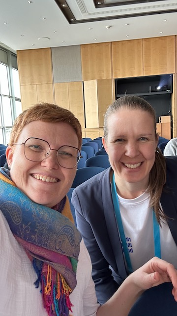 Ein Foto von Kerstin und Stephanie auf der Leipziger Buchmesse