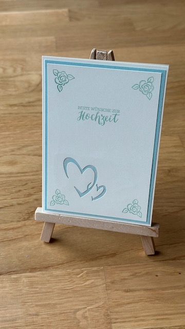 Zu sehen ist eine Hochzeitskarte mit zartem Herz