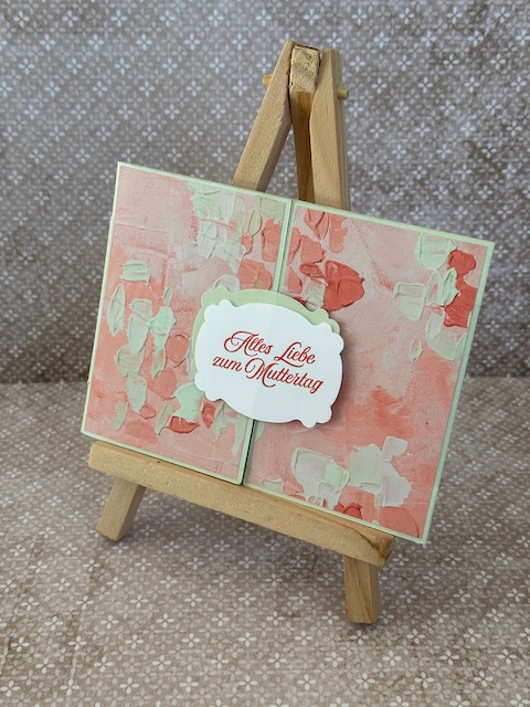 Zu sehen ist eine Karte mit Geheimfach, die als kleiner Gruß zum Muttertag mit Gutschein verschickt werden kann.