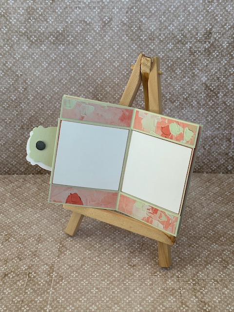 Zu sehen ist eine Karte mit Geheimfach, die als kleiner Gruß zum Muttertag mit Gutschein verschickt werden kann.