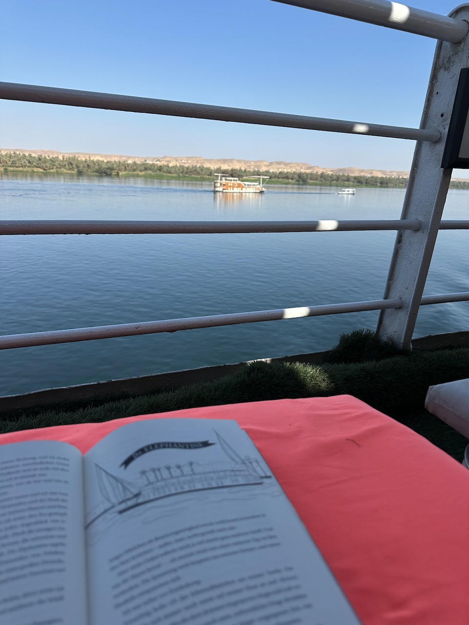 What the River Knows von Isabel Ibanez Foto auf der Nilkreuzfahrt vom Buch