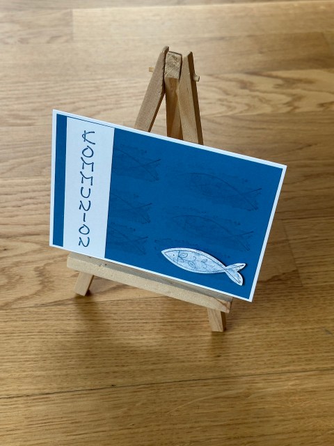 Selbstgebastelte Karte zur Kommunion in blau mit Fisch